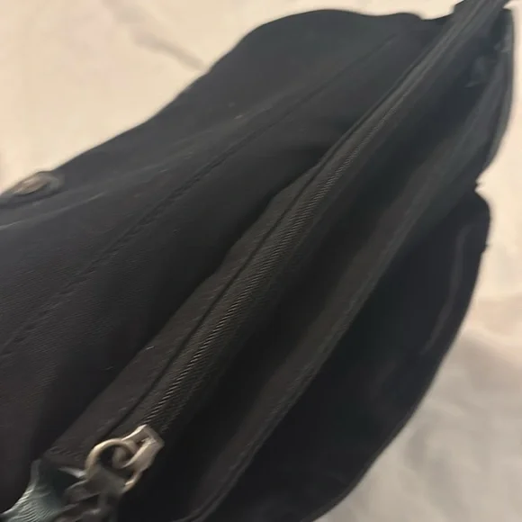 The Sak Black Ventura Convertible distressed leather backpack crossbody NWOT - Picture 7 of 16